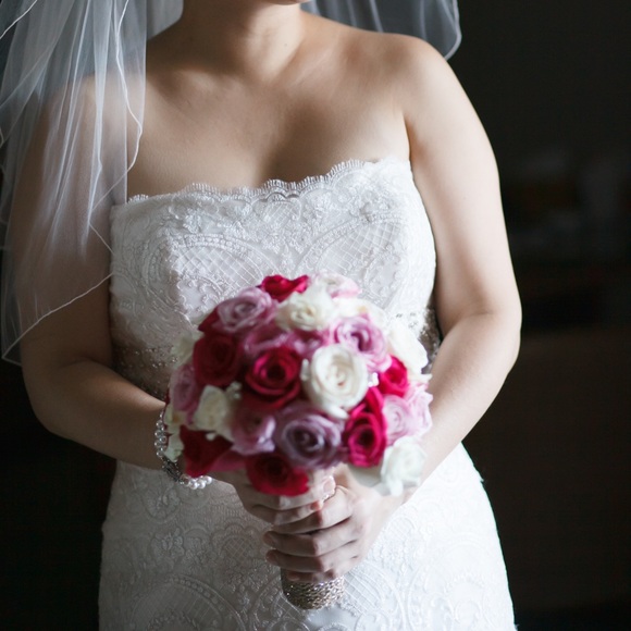 Wedding dress - Picture 2 of 8